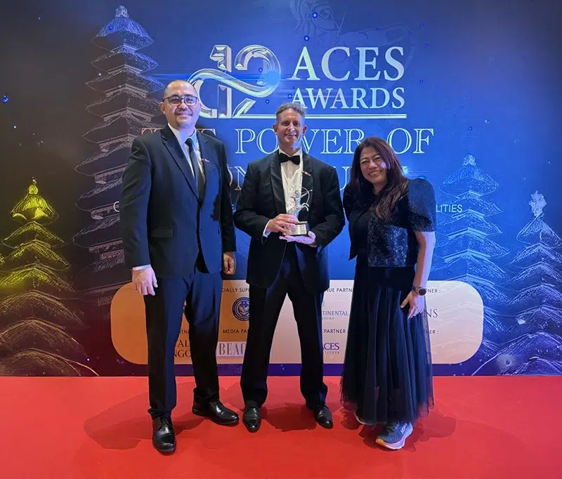 TOA Global CEO Jeremy Clements, Vice President of People Experience Chona Caballero, and PH President and Country Manager Ian Zafra receive 3 ACES Awards for TOA Global on November 27, 2025, at the InterContinental Bali Resort